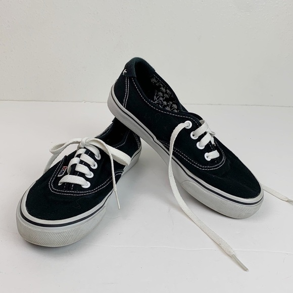 BOB's Sketchers black canvas lace up sneakers boat shoes, Clean, classic and EUC - Picture 1 of 11